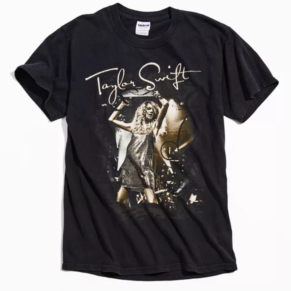 Taylor Swift Authentic Fearless Tour 2011 Shirt